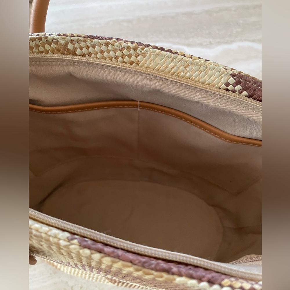 *NWT* Etienne Aigner Straw Tote, Camel color - Picture 9 of 12